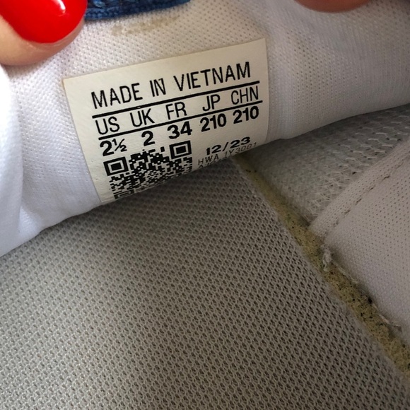 Adidas Cloudfoam Kids White Sneakers with Blue and Red Accents Sz 2.5 Like New - Picture 7 of 7